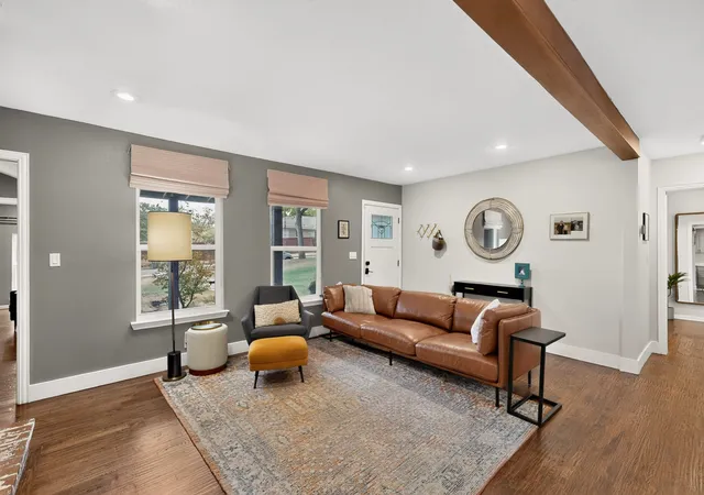 Photo 3 of Single family home for sale at 633 Strong St, Dallas, TX 75208 | MLS# 21386384 | Listing updated on 2026-10-05