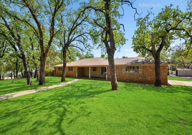 Photo 1 of Single family home for sale at 303 32nd Street, Mineral Wells, TX 76067 | MLS# 21386966 | Listing updated on 2026-09-16