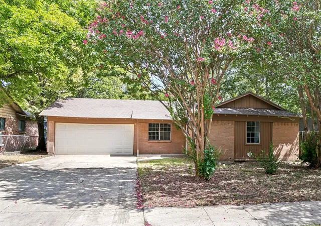 Photo 1 of Single family home for sale at 321 Christie Ave, Fort Worth, TX 76140 | MLS# 21383499 | Listing updated on 2026-09-15