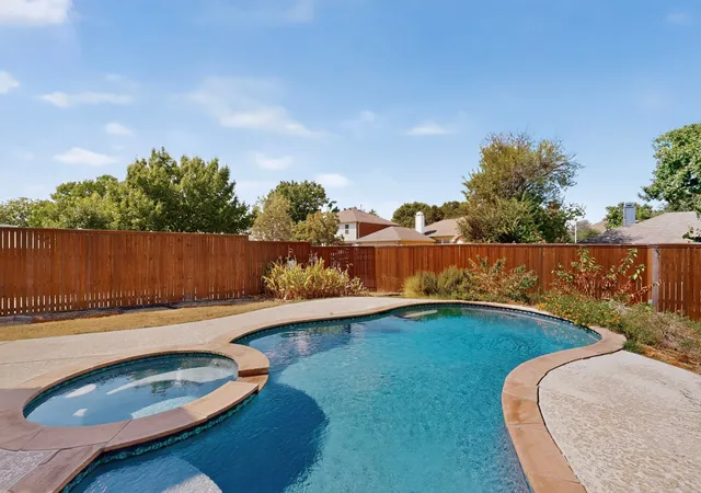 Photo 2 of Single family home for sale at 1533 Rustic Trl, Allen, TX 75002 | MLS# 21386998 | Listing updated on 2026-10-04