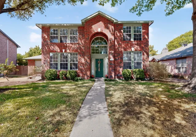 Photo 3 of Single family home for sale at 1533 Rustic Trl, Allen, TX 75002 | MLS# 21386998 | Listing updated on 2026-10-04