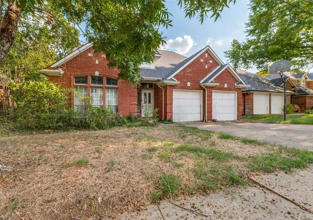 Photo 3 of Single family home for sale at 3312 Paint Brush Ln, Bedford, TX 76021 | MLS# 21385906 | Listing updated on 2026-09-22