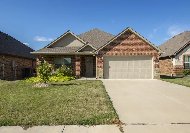 Photo 1 of Single family home for sale at 806 Ransom Way, Greenville, TX 75402 | MLS# 21383705 | Listing updated on 2026-10-03
