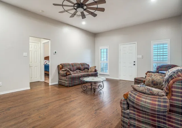 Photo 3 of Single family home for sale at 108 High Meadows Ct, Decatur, TX 76234 | MLS# 21386971 | Listing updated on 2026-10-06