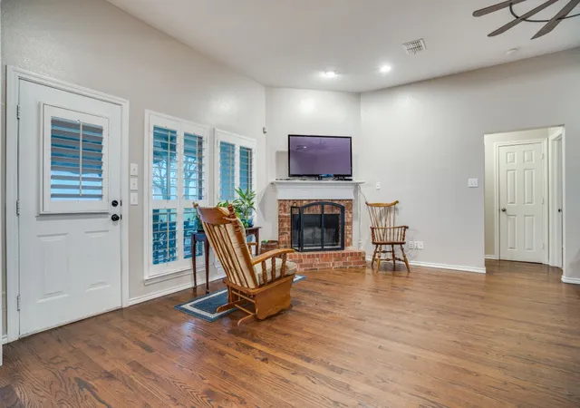 Photo 4 of Single family home for sale at 108 High Meadows Ct, Decatur, TX 76234 | MLS# 21386971 | Listing updated on 2026-10-06