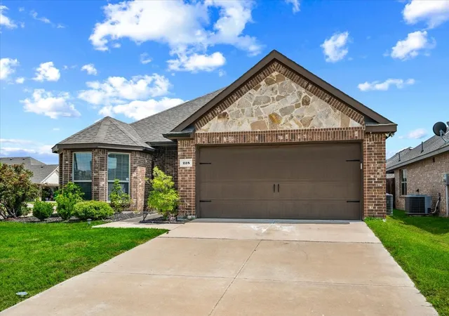 Photo 1 of Single family home for sale at 228 Garden Grv Dr, Waxahachie, TX 75165 | MLS# 21387075 | Listing updated on 2026-10-07