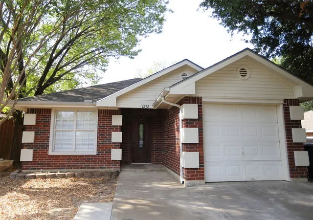 Photo 1 of Single family home for sale at 1212 Paco, Denton, TX 76209 | MLS# 21387106 | Listing updated on 2026-09-16