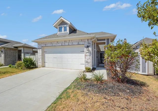 Photo 2 of Single family home for sale at 920 Cricket St, Aubrey, TX 76227 | MLS# 21383024 | Listing updated on 2026-09-15