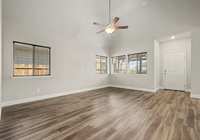 Photo 4 of Single family home for sale at 920 Cricket St, Aubrey, TX 76227 | MLS# 21383024 | Listing updated on 2026-09-15