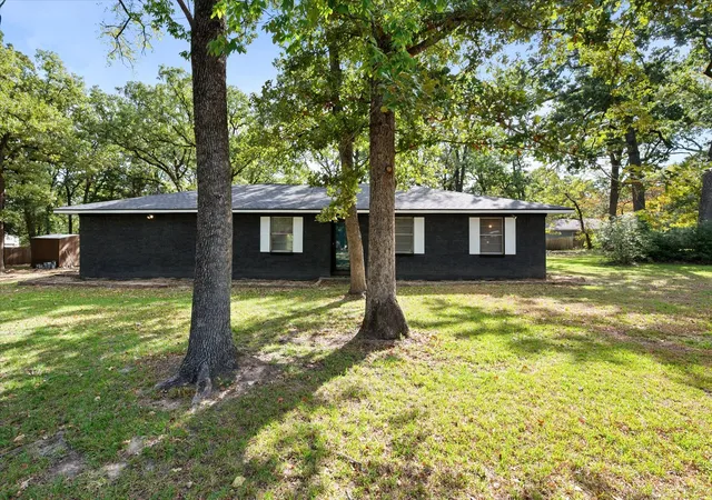 Single family home for sale at 142 Mary Grace, Fairfield, TX 75840 | MLS# 21387111