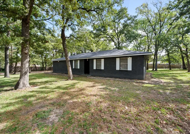 Photo 1 of Single family home for sale at 142 Mary Grace, Fairfield, TX 75840 | MLS# 21387111 | Listing updated on 2026-10-27