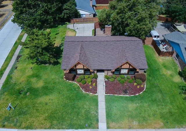 Photo 2 of Single family home for sale at 442 Valley Glen Dr, Richardson, TX 75080 | MLS# 21387159 | Listing updated on 2026-10-09