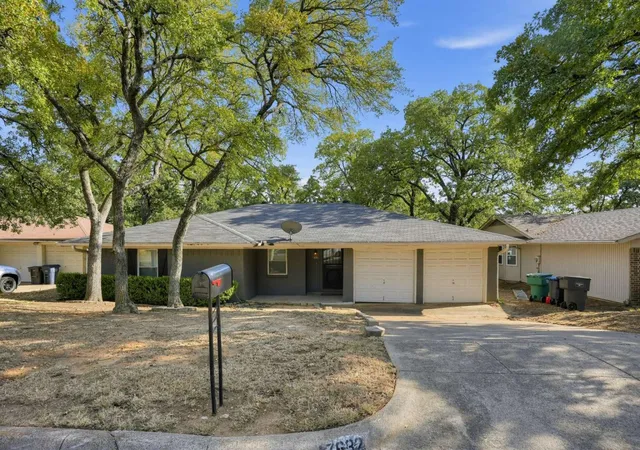 Photo 1 of Single family home for sale at 7632 Beckwood Dr, Fort Worth, TX 76112 | MLS# 21387165 | Listing updated on 2026-10-06