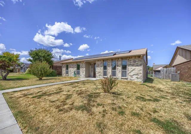 Photo 3 of Single family home for sale at 8817 Millwood Dr, Rowlett, TX 75088 | MLS# 21386563 | Listing updated on 2026-10-03