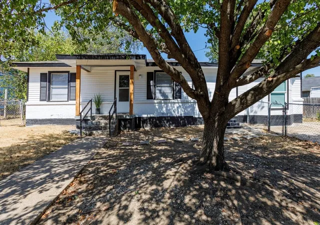 Photo 1 of Single family home for sale at 2347 Village Way, Dallas, TX 75216 | MLS# 21387158 | Listing updated on 2026-09-16
