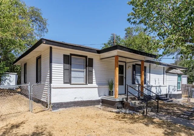Photo 3 of Single family home for sale at 2347 Village Way, Dallas, TX 75216 | MLS# 21387158 | Listing updated on 2026-09-16