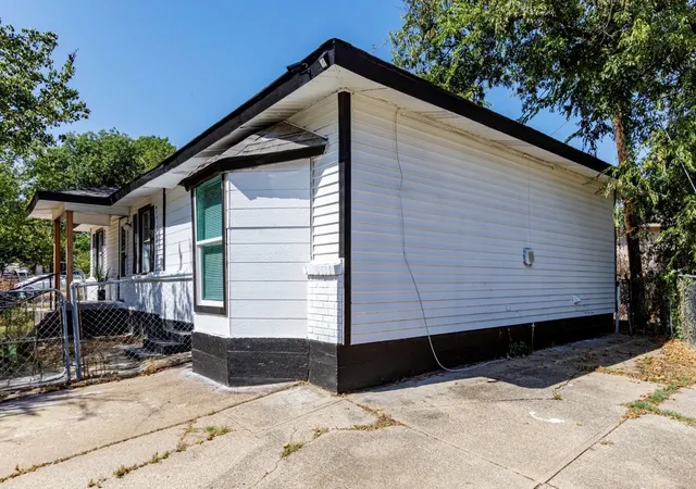 Photo 3 of Single family home for sale at 2347 Village Way, Dallas, TX 75216 | MLS# 21387158 | Listing updated on 2026-09-16