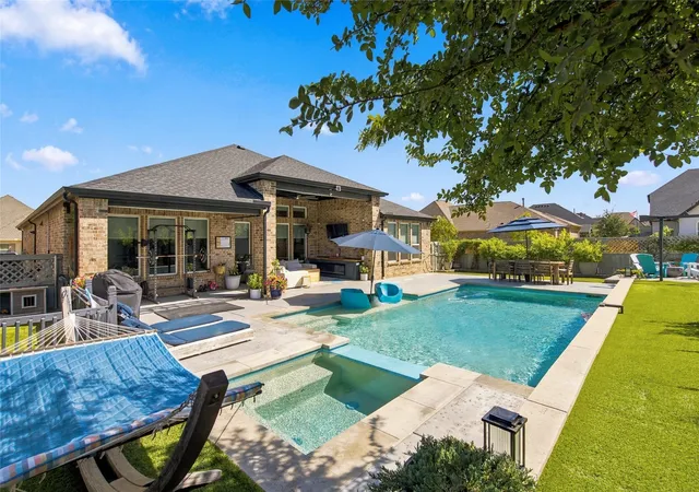 Photo 2 of Single family home for sale at 2901 Woodhill Way, Justin, TX 76247 | MLS# 21387170 | Listing updated on 2026-10-02