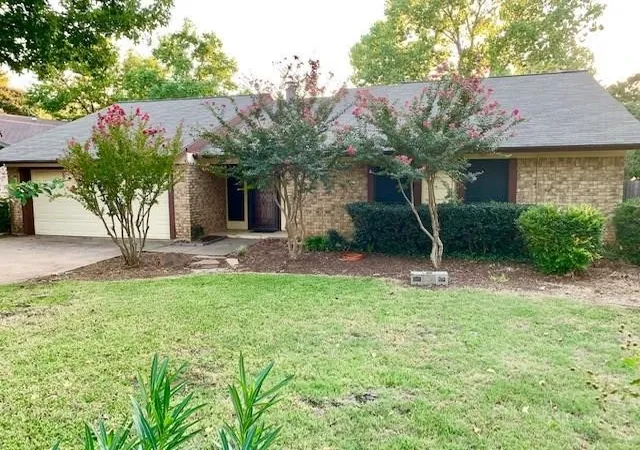 Photo 1 of Sale Pending at 2931 Kimberly Dr, Grapevine, TX 76051 | MLS# 21387237 | Listing updated on 2026-09-30