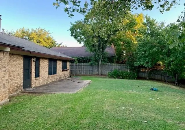 Photo 2 of Sale Pending at 2931 Kimberly Dr, Grapevine, TX 76051 | MLS# 21387237 | Listing updated on 2026-09-30