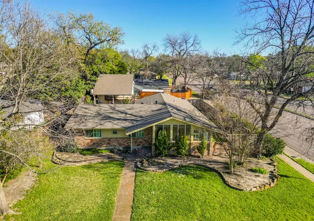 Photo 1 of Sale Pending at 9759 Shoreview Rd, Dallas, TX 75238 | MLS# 21387065 | Listing updated on 2026-10-09