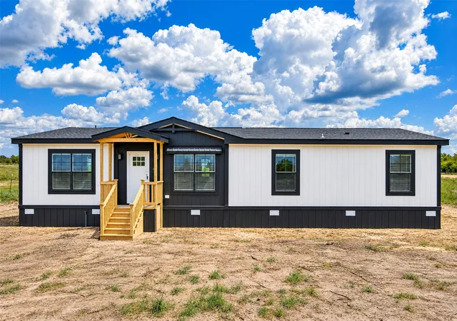 Photo 2 of Sale Pending at 2065 Vz County Rd 3908, Wills Point, TX 75169 | MLS# 21387288 | Listing updated on 2026-09-29
