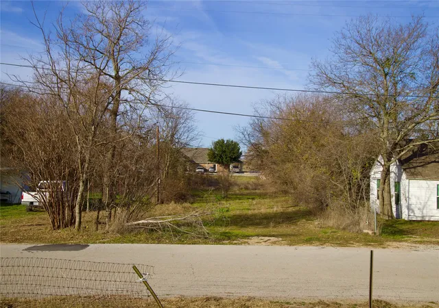 Photo 3 of Land for sale at 111 N Stadium Dr, Alvord, TX 76225 | MLS# 21387312 | Listing updated on 2026-09-16
