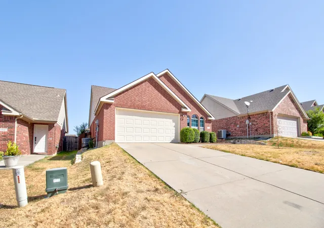 Photo 2 of Single family home for sale at 9001 Wild Rose Ln, Cross Roads, TX 76227 | MLS# 21378295 | Listing updated on 2026-09-27