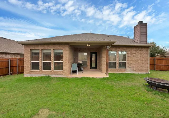 Photo 3 of Single family home for sale at 3822 Spring Run Ln, Melissa, TX 75454 | MLS# 21387057 | Listing updated on 2026-09-17