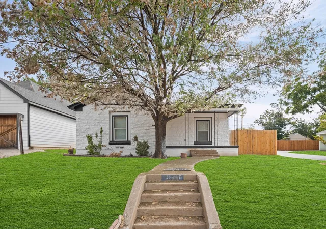 Photo 1 of Sale Pending at 2846 Maryland Ave, Dallas, TX 75216 | MLS# 21387337 | Listing updated on 2026-09-30