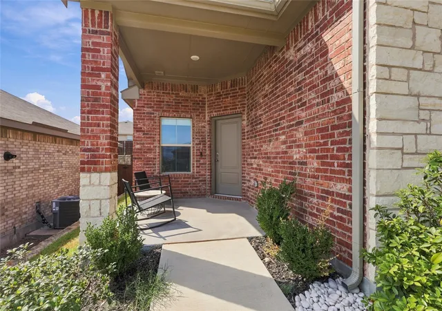Photo 3 of Single family home for sale at 9733 New Bern Dr, Fort Worth, TX 76108 | MLS# 21386856 | Listing updated on 2026-09-30