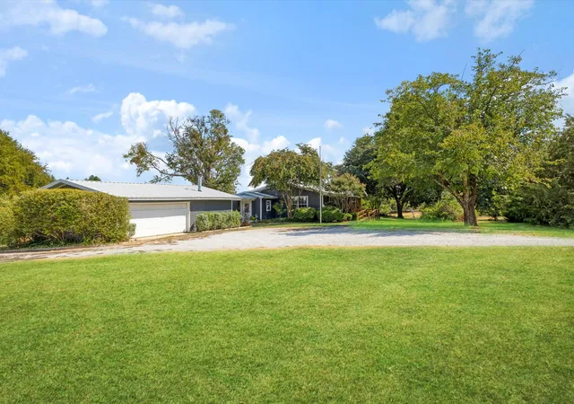 Photo 3 of Single family home for sale at 1333 Salt Branch Rd, Little Elm, TX 75068 | MLS# 21385757 | Listing updated on 2026-09-18