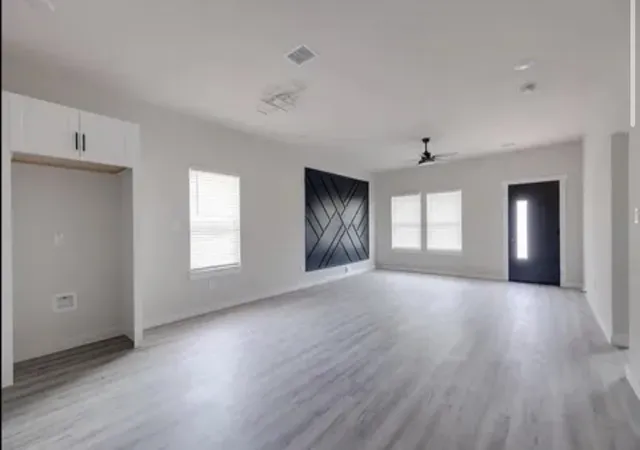 Photo 3 of Single family home for sale at 116 Bowie St, Mabank, TX 75156 | MLS# 21387403 | Listing updated on 2026-10-03