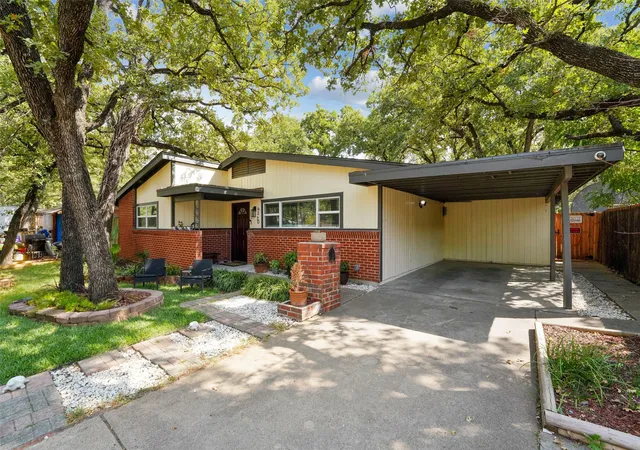 Photo 2 of Single family home for sale at 6320 Norma St, Fort Worth, TX 76112 | MLS# 21387371 | Listing updated on 2026-09-16