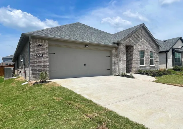 Photo 3 of Single family home for sale at 809 Tartane Dr, Anna, TX 75409 | MLS# 21387435 | Listing updated on 2026-10-09
