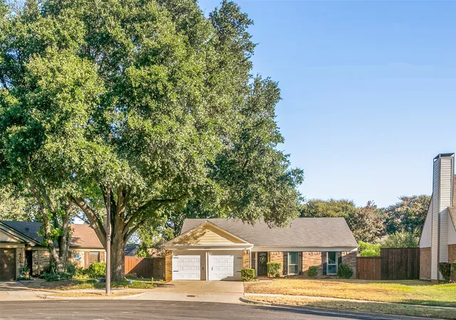 Photo 1 of Sale Pending at 4023 Willow Run, Flower Mound, TX 75028 | MLS# 21381744 | Listing updated on 2026-09-24