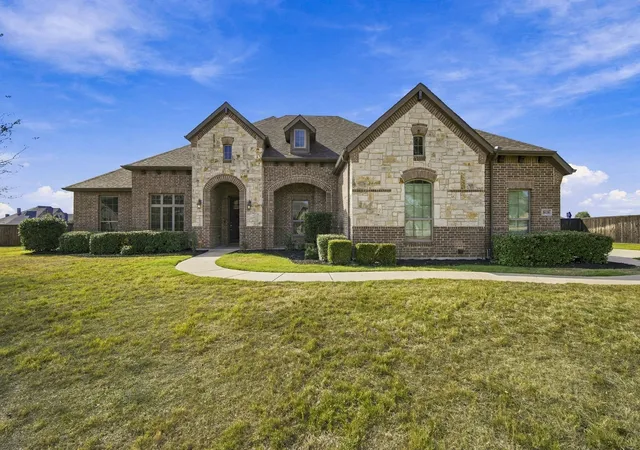 Photo 1 of Single family home for sale at 5620 Limestone Ln, Midlothian, TX 76065 | MLS# 21387136 | Listing updated on 2026-10-09