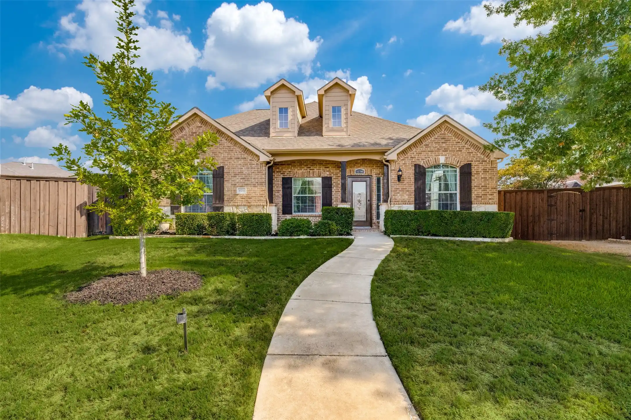 Photo 1 of Single family home for sale at 10796 Astoria Dr, Frisco, TX 75035 | MLS# 21384784 | Listing updated on 2026-10-29