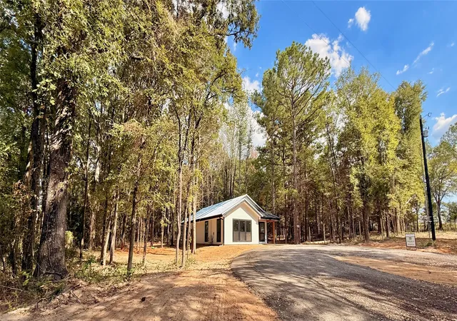 Photo 3 of Single family home for sale at 4161 County Rd 3230, Mineola, TX 75773 | MLS# 21387490 | Listing updated on 2026-09-23