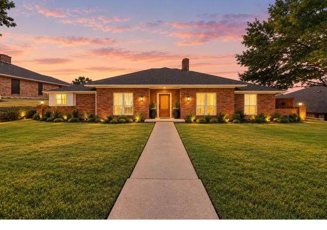 Photo 2 of Single family home for sale at 2805 Colleen Dr, Garland, TX 75043 | MLS# 21382249 | Listing updated on 2026-10-08