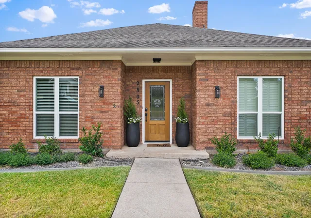 Photo 3 of Single family home for sale at 2805 Colleen Dr, Garland, TX 75043 | MLS# 21382249 | Listing updated on 2026-10-08
