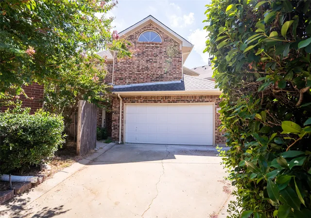 Photo 2 of Single family home for sale at 18942 Ravenglen Ct, Dallas, TX 75287 | MLS# 21386679 | Listing updated on 2026-10-02