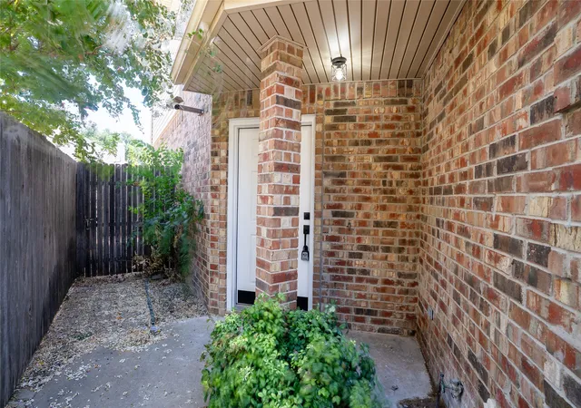 Photo 3 of Single family home for sale at 18942 Ravenglen Ct, Dallas, TX 75287 | MLS# 21386679 | Listing updated on 2026-10-02