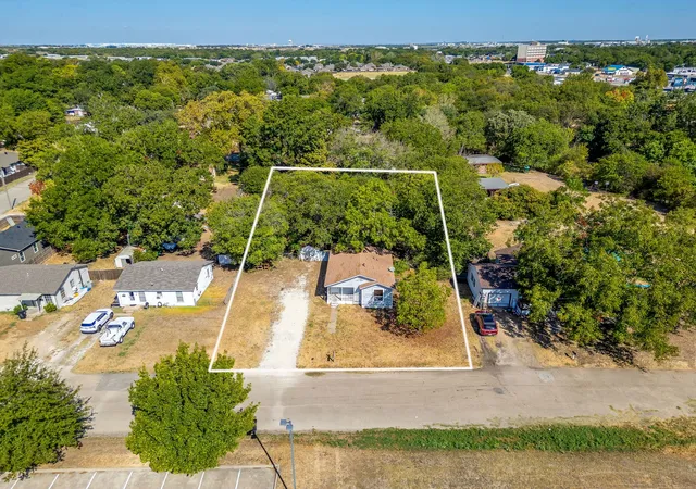 Photo 1 of Single family home for sale at 106 Bales St #108, Cleburne, TX 76033 | MLS# 21386880 | Listing updated on 2026-10-06
