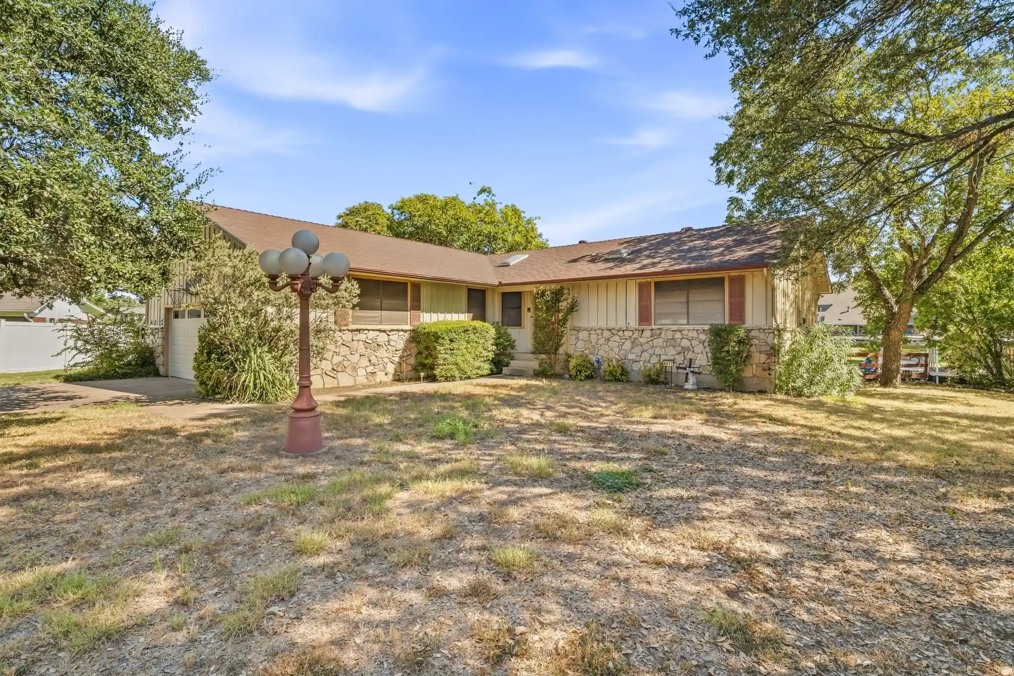 Photo 1 of Sale Pending at 4017 Dakota Trl, Granbury, TX 76048 | MLS# 21386351 | Listing updated on 2026-10-14
