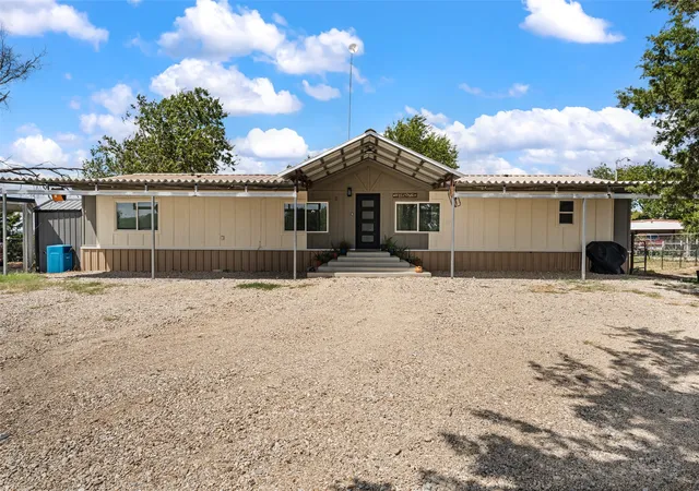 Photo 1 of Manufactured home for sale at 6520 Golinda Dr, Lorena, TX 76655 | MLS# 21387310 | Listing updated on 2026-09-16