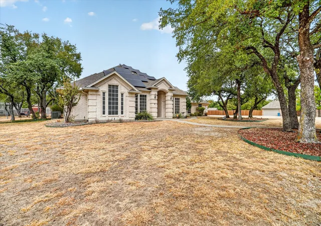 Photo 2 of Single family home for sale at 197 Deer Crk Dr, Aledo, TX 76008 | MLS# 21387354 | Listing updated on 2026-09-28