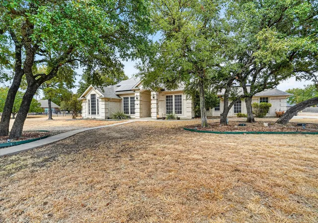 Photo 3 of Single family home for sale at 197 Deer Crk Dr, Aledo, TX 76008 | MLS# 21387354 | Listing updated on 2026-09-28