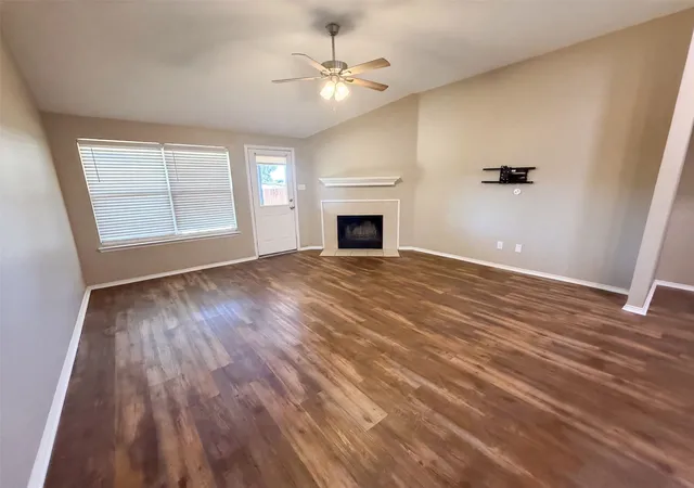 Photo 3 of Single family home for sale at 809 Canyon Cvs Dr, Burleson, TX 76028 | MLS# 21387567 | Listing updated on 2026-10-01