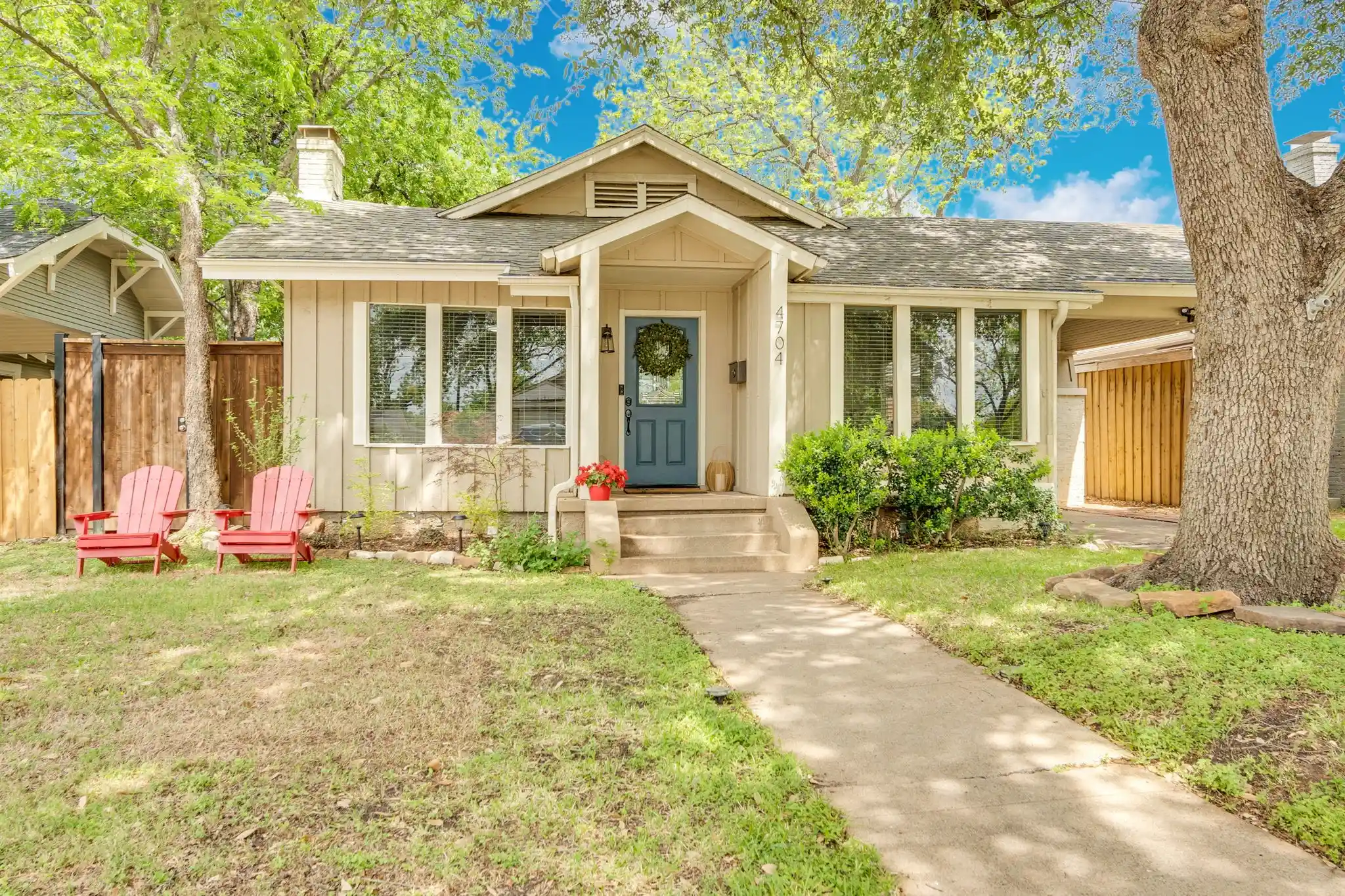 Photo 1 of Single family home for sale at 4704 Birchman Ave, Fort Worth, TX 76107 | MLS# 21385871 | Listing updated on 2026-10-22